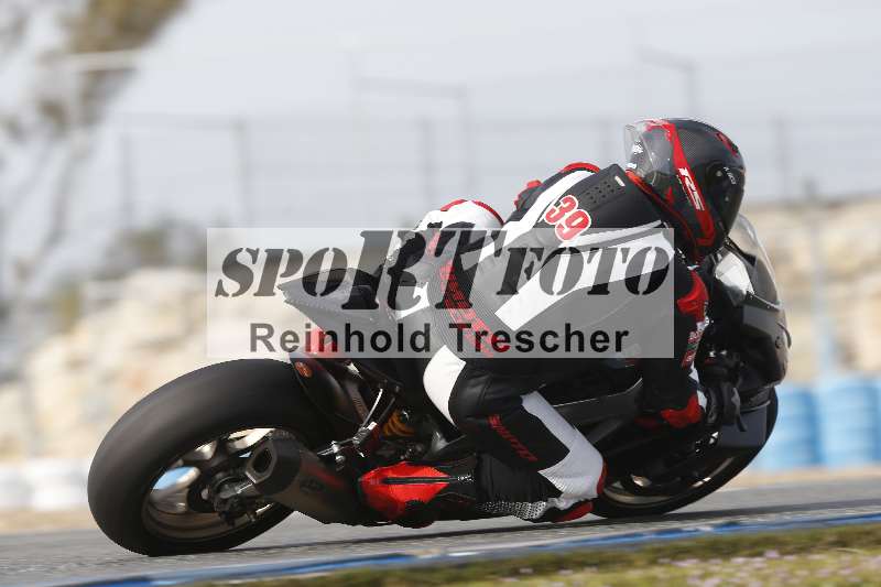 /Archiv-2024/02 29.01.-02.02.2024 Moto Center Thun Jerez/Gruppe rot-red/backside